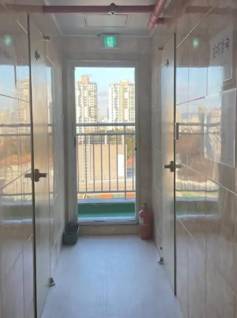 Male-Only Single Room In Seoul, Quiet, Convenient Access To Anywhere In Seoul, Great View, Good Value, Shared Kitchen, Randomly Assigned Сеул