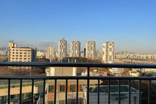 Male-Only Single Room In Seoul, Quiet, Convenient Access To Anywhere In Seoul, Great View, Good Value, Shared Kitchen, Randomly Assigned location